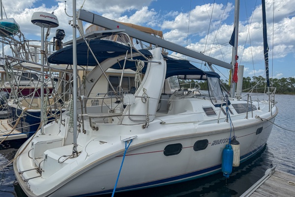 Tenacity 38ft Hunter Yacht For Sale