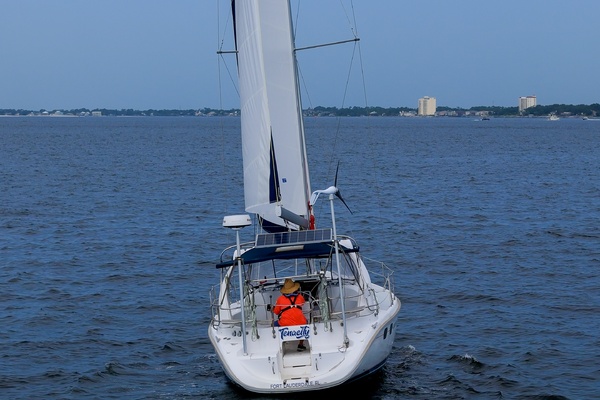 Tenacity 38ft Hunter Yacht For Sale