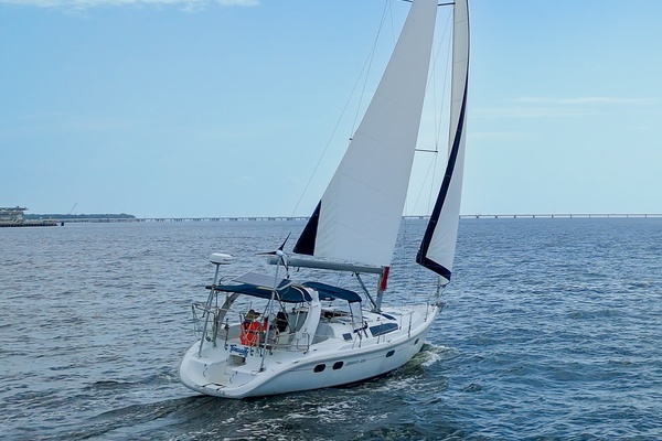 Tenacity 38ft Hunter Yacht For Sale