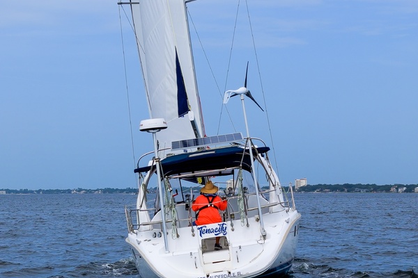 Tenacity 38ft Hunter Yacht For Sale
