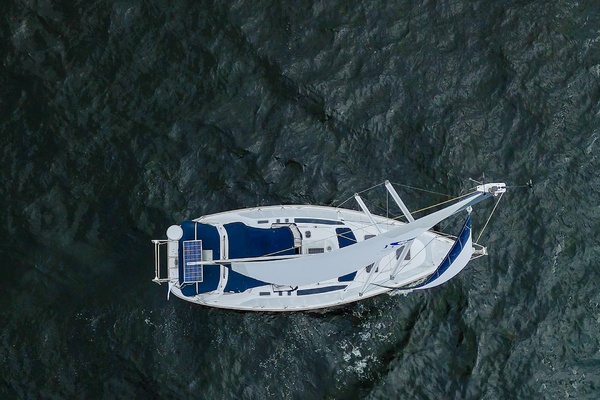 Tenacity 38ft Hunter Yacht For Sale