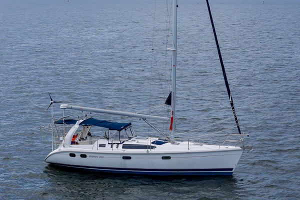 Tenacity 38ft Hunter Yacht For Sale