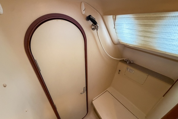 Tenacity 38ft Hunter Yacht For Sale