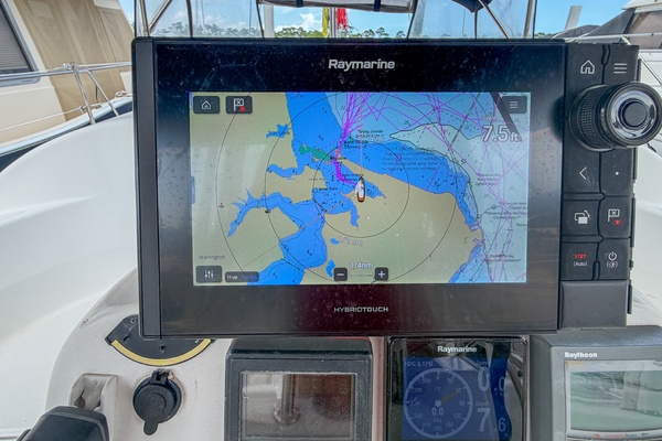 Tenacity 38ft Hunter Yacht For Sale