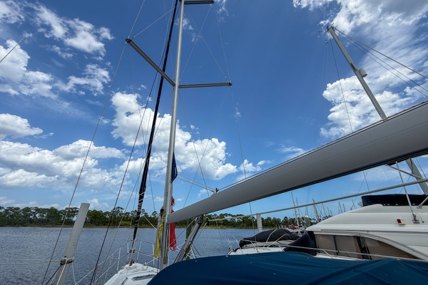 Tenacity 38ft Hunter Yacht For Sale