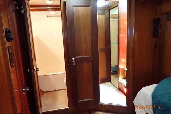 Overdraft 48ft Hatteras Yacht For Sale