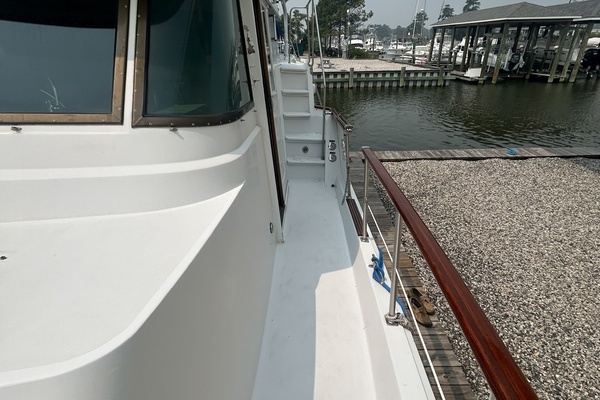 Overdraft 48ft Hatteras Yacht For Sale