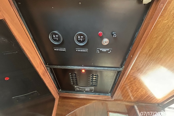 Overdraft 48ft Hatteras Yacht For Sale