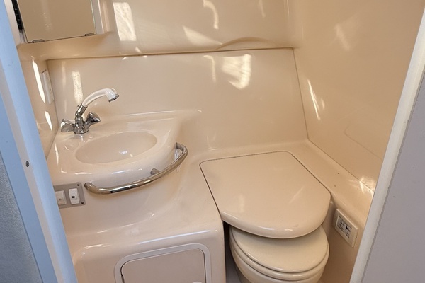 Photo of the 2001 Sea Ray  "MAKING MEMORIES"