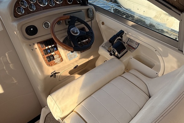 Photo of the 2001 Sea Ray  "MAKING MEMORIES"