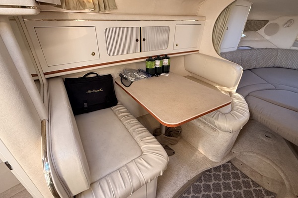 MAKING MEMORIES 29ft Sea Ray Yacht For Sale