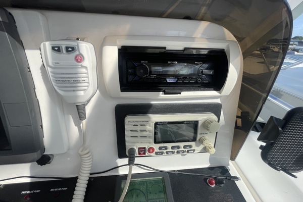 31ft Luhrs Yacht For Sale