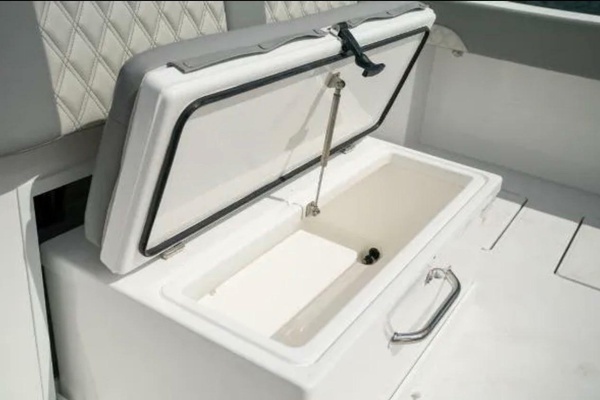 Front Runner 37 Catamaran Yacht For Sale