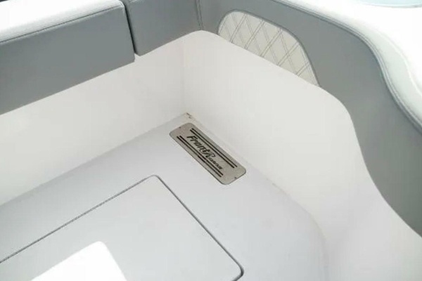 Front Runner 37 Catamaran Yacht For Sale