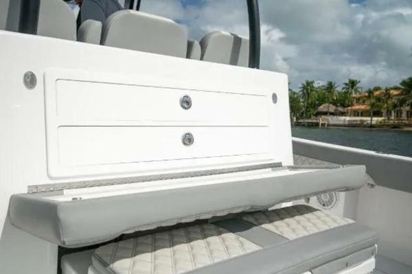 Tunnel Vizion 38ft Front Runner Yacht For Sale