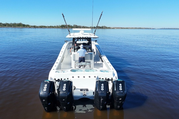 Tunnel Vizion 38ft Front Runner Yacht For Sale