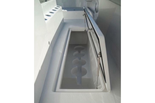 Tunnel Vizion 38ft Front Runner Yacht For Sale