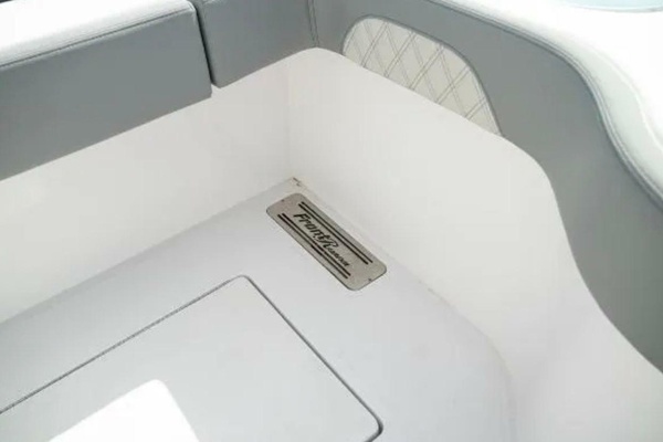 Tunnel Vizion 38ft Front Runner Yacht For Sale