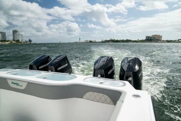 Front Runner 37 Catamaran Yacht For Sale