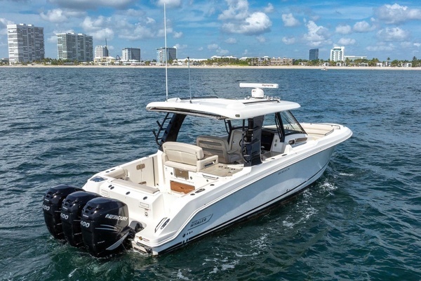2023 Boston Whaler 35