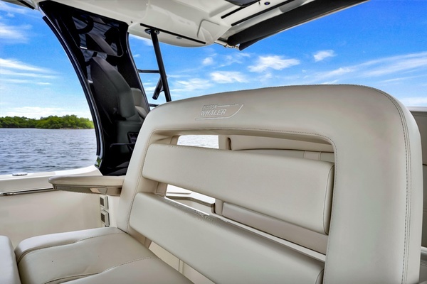 2023 Boston Whaler 35