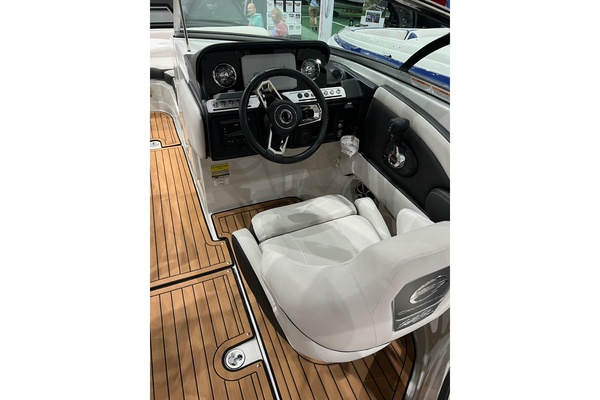 25ft Crownline Yacht For Sale