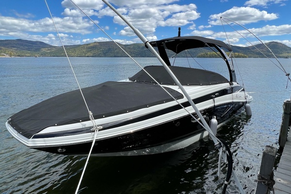 25ft Crownline Yacht For Sale