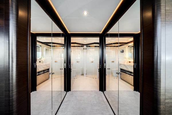 DREAMS 120ft Ocean Alexander Yacht For Sale