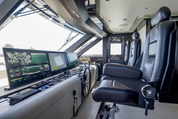 DREAMS 120ft Ocean Alexander Yacht For Sale
