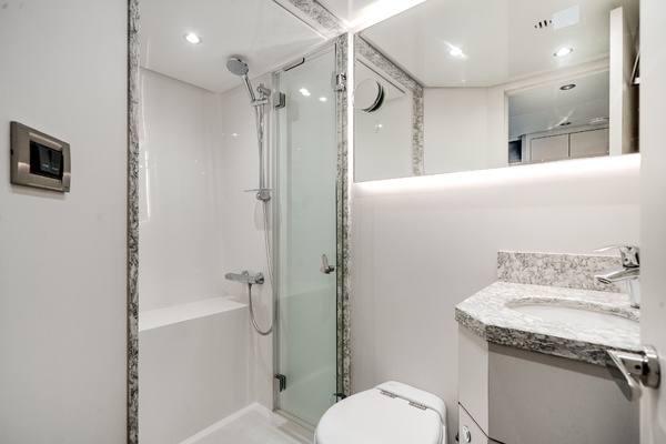 DREAMS 120ft Ocean Alexander Yacht For Sale