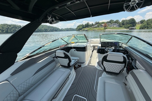 26ft Sea Ray Yacht For Sale