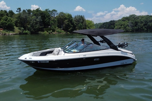 2023 Sea Ray SLX 260 Surf