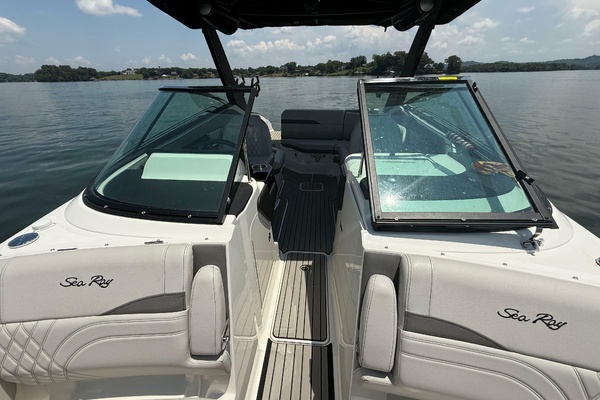 26ft Sea Ray Yacht For Sale