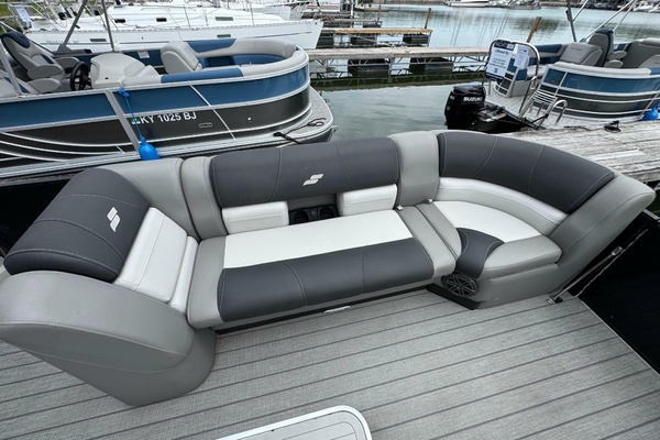 27ft Starcraft Yacht For Sale