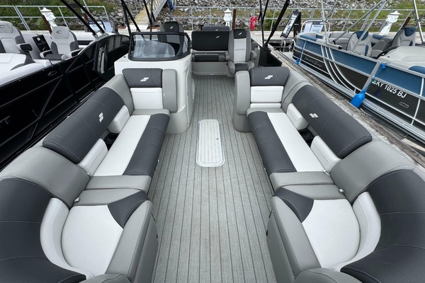 27ft Starcraft Yacht For Sale