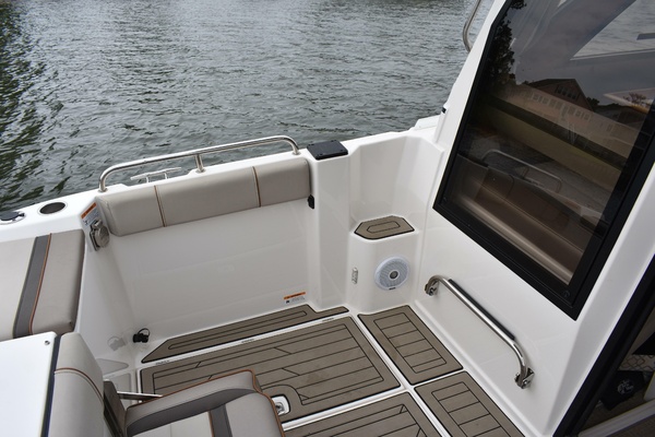 30ft Cutwater Yacht For Sale