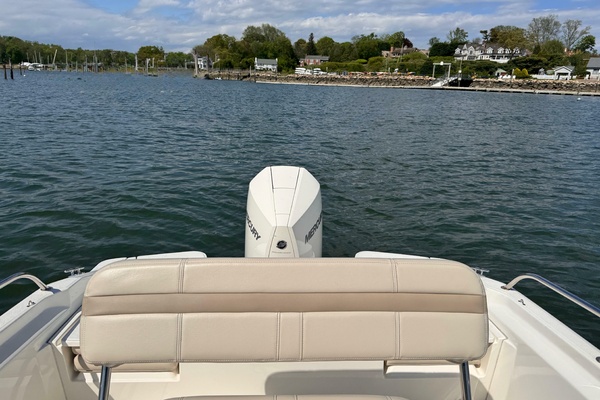 22ft Boston Whaler Yacht For Sale
