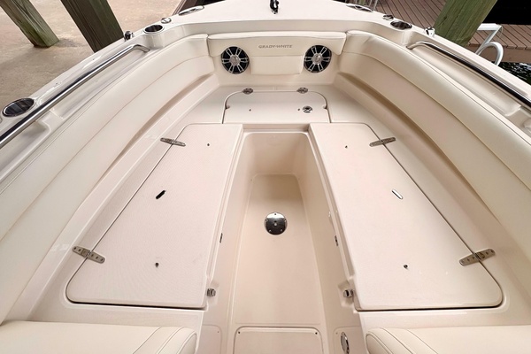24ft Grady White Yacht For Sale
