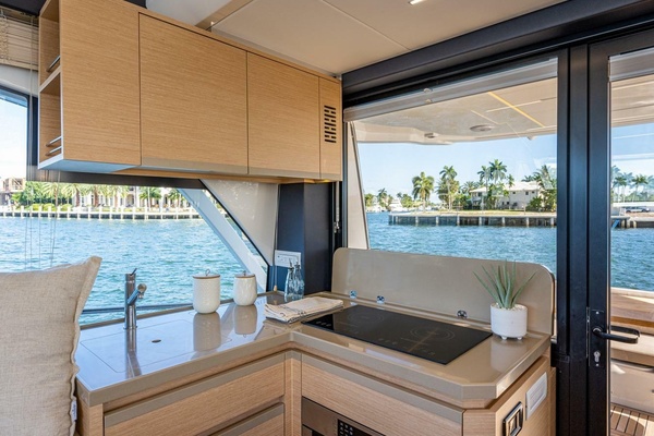 45ft Greenline Yacht For Sale