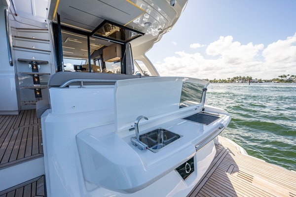 45ft Greenline Yacht For Sale