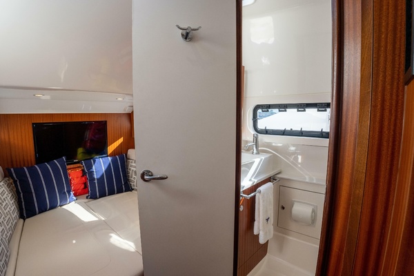 42ft Pursuit Yacht For Sale