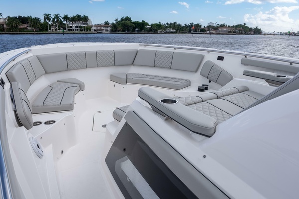 Pursuit S 428 Sport Yacht For Sale