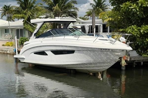 33-ft-Regal-2022-33 XO- Pompano Beach Florida United States  yacht for sale
