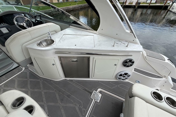 33ft Regal Yacht For Sale