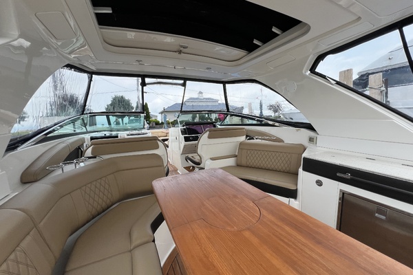FUN DREAM 35ft Sea Ray Yacht For Sale