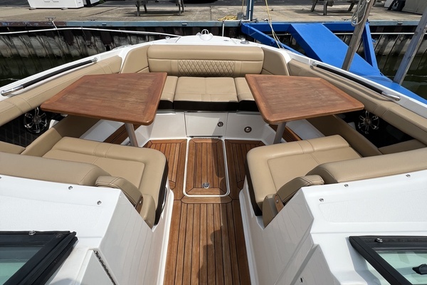 2020 Sea Ray 35