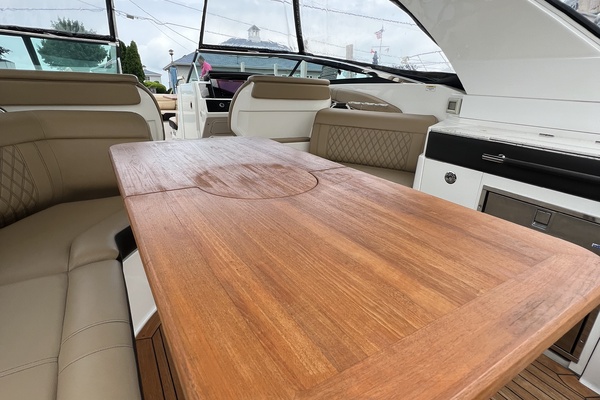 FUN DREAM 35ft Sea Ray Yacht For Sale