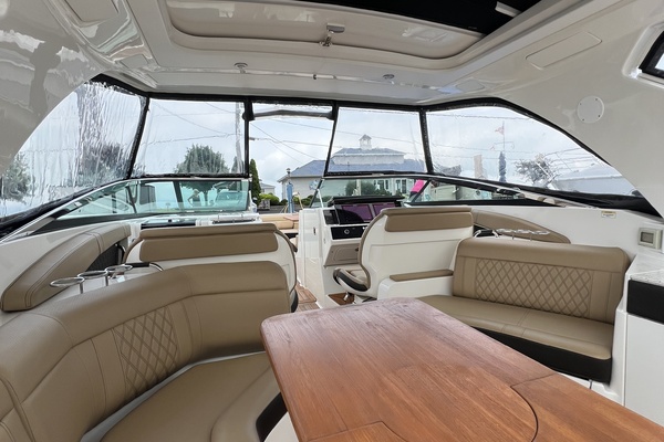 FUN DREAM 35ft Sea Ray Yacht For Sale