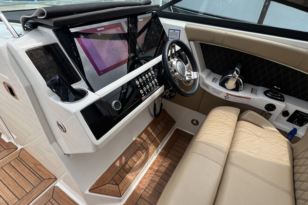 FUN DREAM 35ft Sea Ray Yacht For Sale