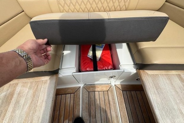 FUN DREAM 35ft Sea Ray Yacht For Sale